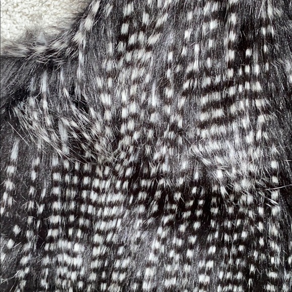 Gianni Bini Fur Feather Vest - Picture 6 of 10